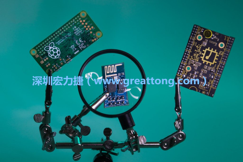 A Raspberry Pi Zero、ESP8266和CHIP。