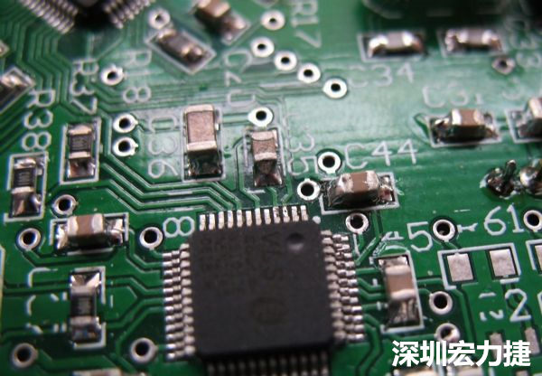 音訊電路訊號(hào)品質(zhì)，是影響操作體驗(yàn)的關(guān)鍵，電路布局要特別注意。